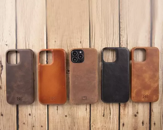 Pros and Cons of Leather Phone Case